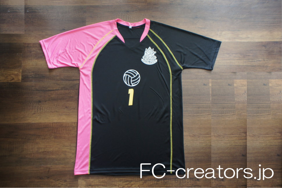 サッカーユニフォーム ゲームシャツ 黒色、ピンク色