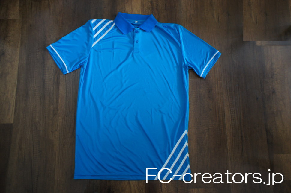 青色のサッカーユニフォーム
