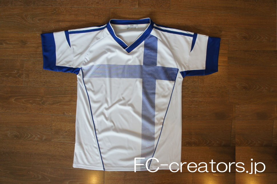 サッカーギリシャ代表に似た白色の半袖シャツ