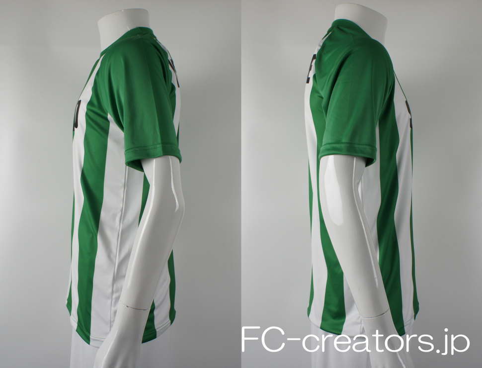 緑色の半袖サッカーユニフォーム