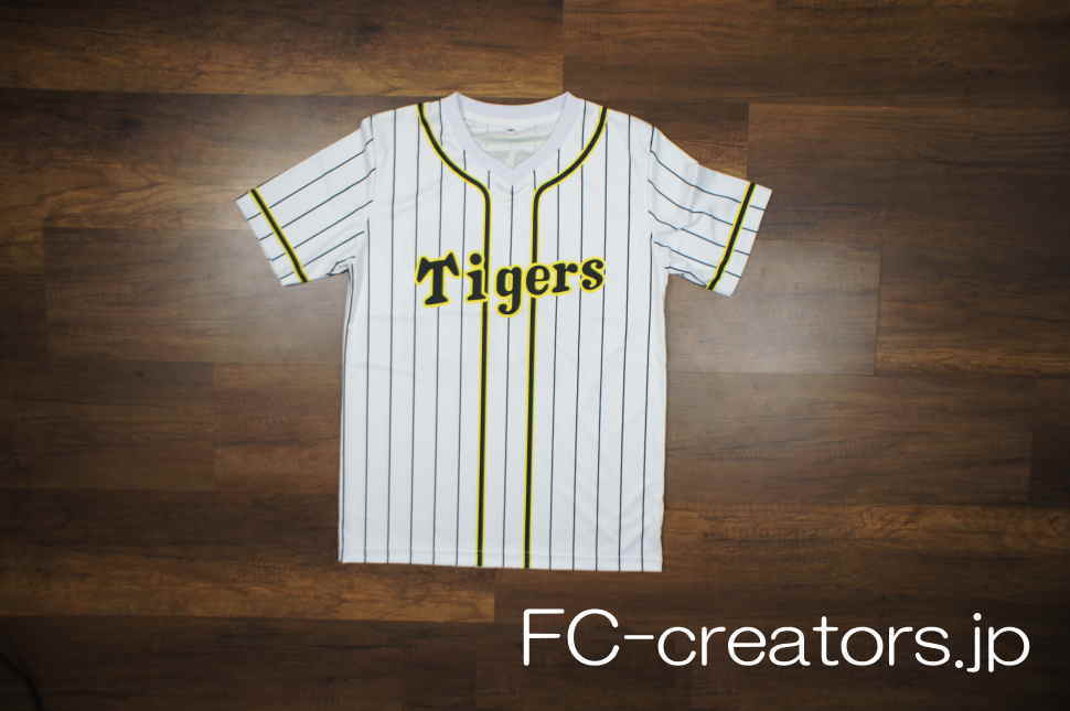 阪神タイガース風のデザインで作製したクラスTシャツ ロゴマーク