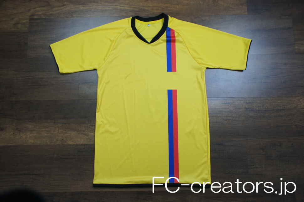 FCバルセロナ08/09のようなデザインの黄色のサッカーユニフォーム