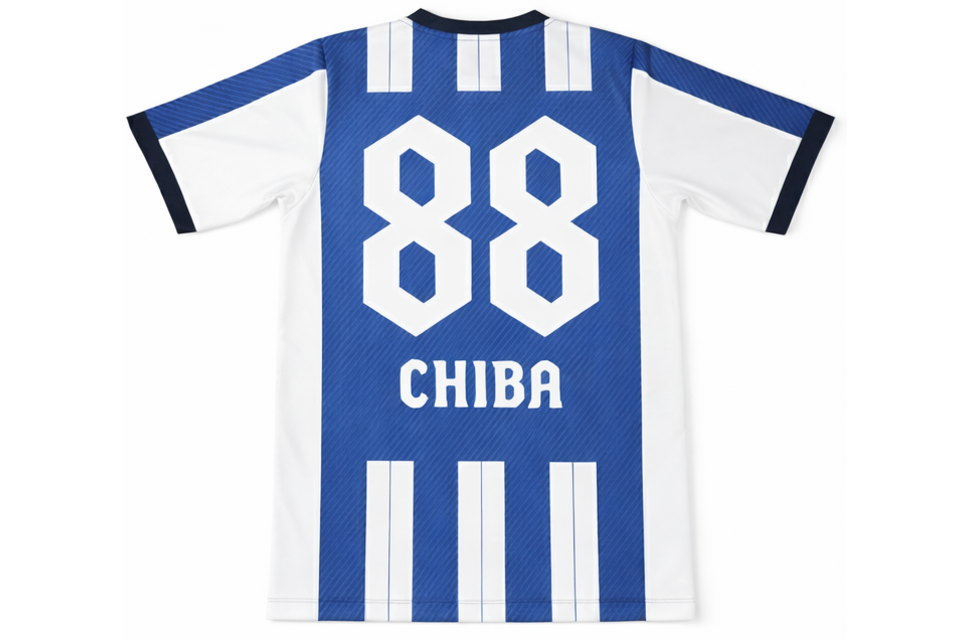 背番号88と個別の背ネームCHIBAが入ったサッカーユニフォーム。昇華プリントで剥がれない高品質なクラスTシャツ制作事例。
