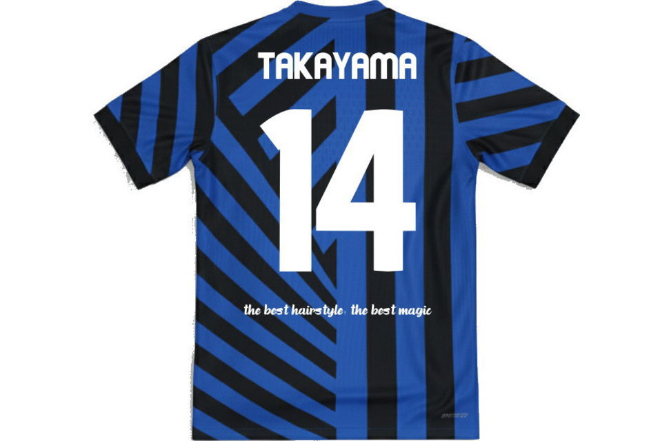 サッカーユニフォームのオーダー作成例。インテルミラノ風の幾何学模様と縦縞を組み合わせた全面昇華プリントのシャツ。大学サークルやクラスTシャツに人気の青黒モデル。