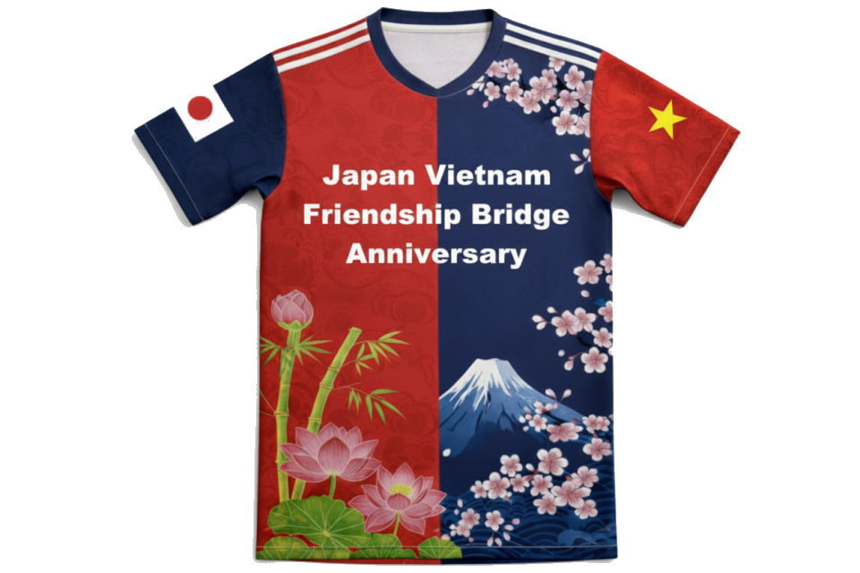 日本・ベトナム友好事業記念のフルオーダーサッカーユニフォーム前面デザイン。赤と紺のバイカラーに富士山、桜、蓮、竹を昇華プリントしたクラスTシャツ・企業イベント向け制作例。