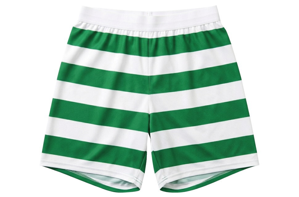 サッカーユニフォーム用のボーダー柄ハーフパンツ。ウエスト部分は白のリブ仕様