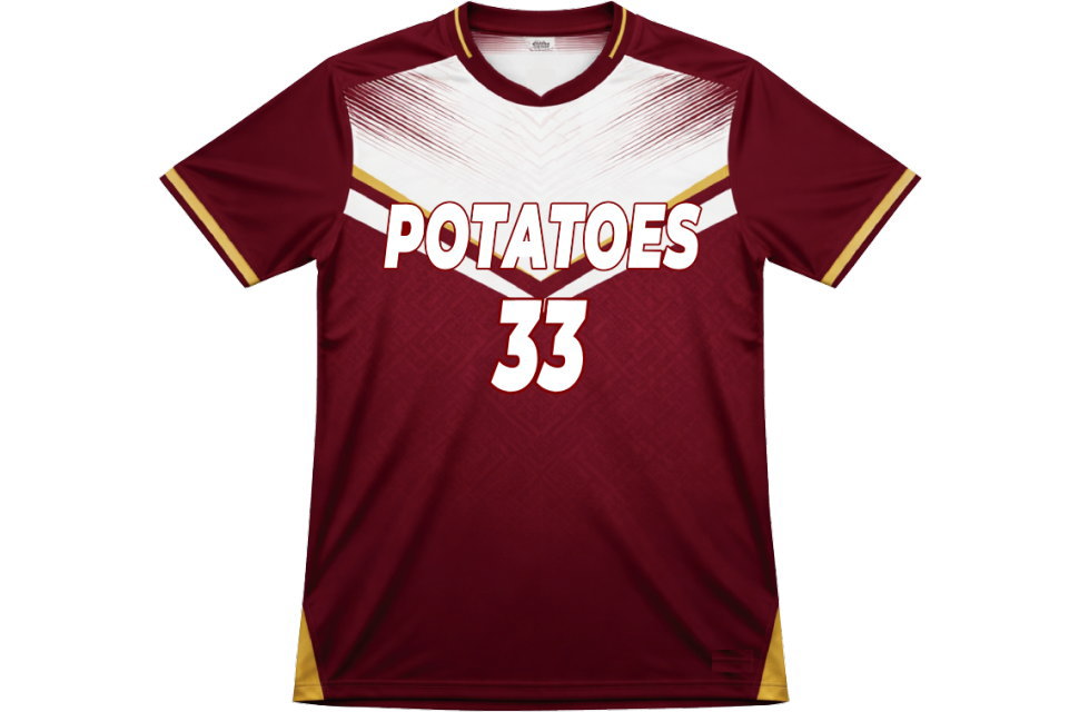 全面昇華プリントでチーム名と胸番号33を施した、えんじ色のオーダーメイドサッカーシャツの正面アップ写真