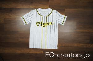 阪神タイガースのユニフォーム風クラスTシャツ