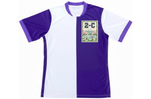 静岡県の高校生に人気のトゥールーズ風クラスTシャツ。白と紫のハーフ＆ハーフデザインに、富士山と桜のオリジナルクラスロゴを全面昇華プリントしたサッカーシャツ前面デザイン。