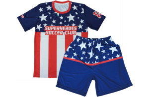 サッカーユニフォームのシャツ前面デザイン。胸中央にチーム名、ネイビーの背景に白い星を散りばめたアメリカンスタイルのオーダーメイド昇華プリントシャツ。