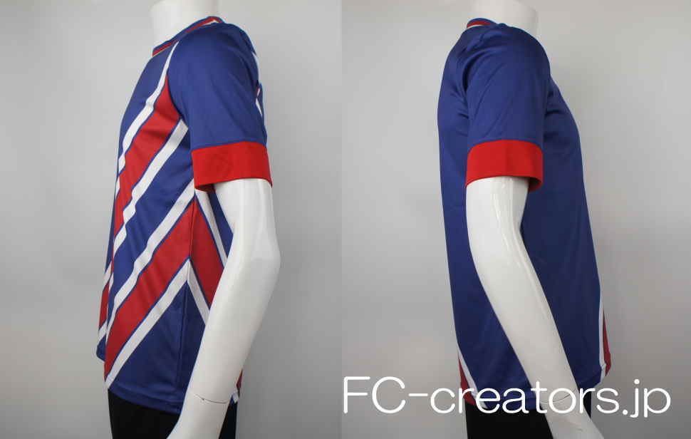 サッカーアイスランド代表 17,18風レプリカユニフォームの左右の袖