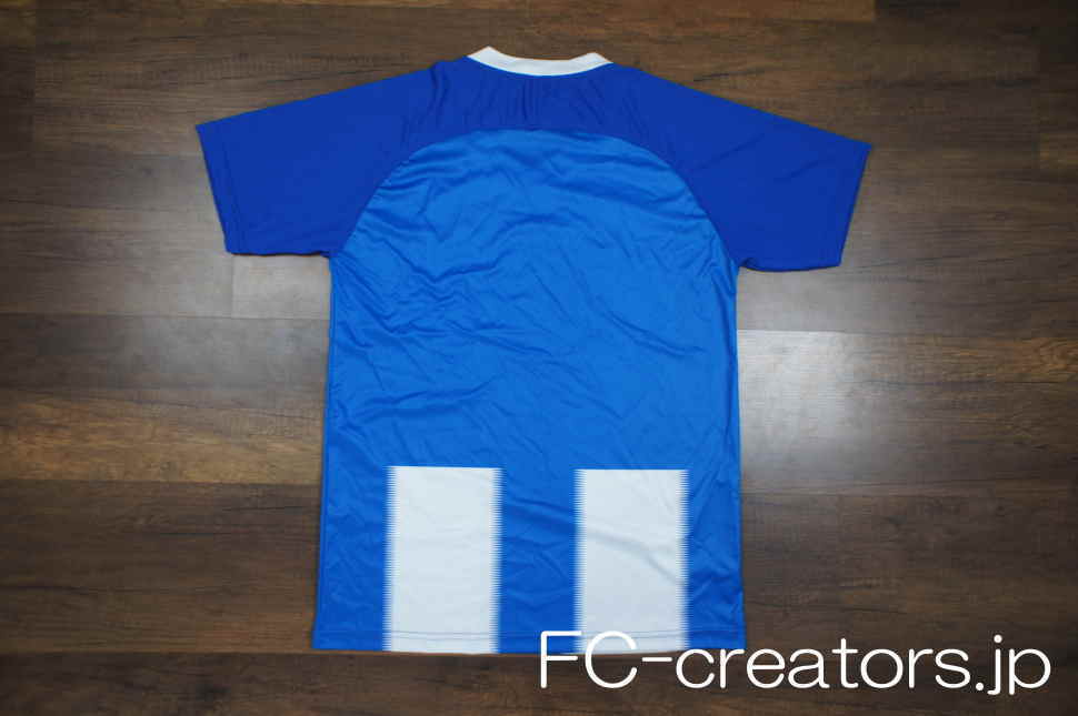 マラガCF 18/19 home ユニフォーム 青/白 裏側平置き